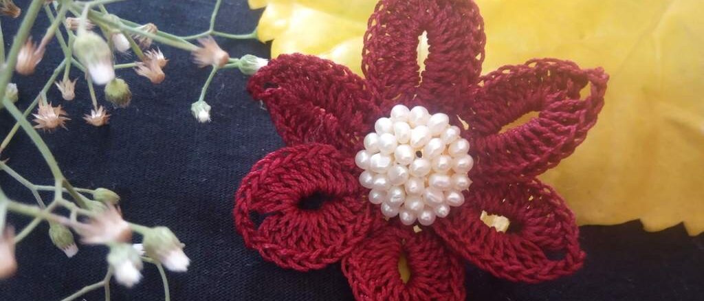 Crochet Flower Brooch -Free Pattern & Instructions