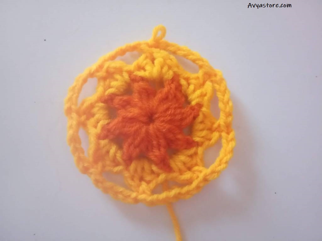 How to Crochet a Plum Blossom Granny Square - Free Pattern