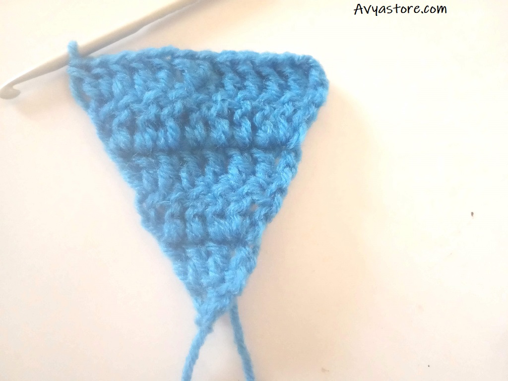 How to Crochet a Triangle Party Banner - Free Pattern
