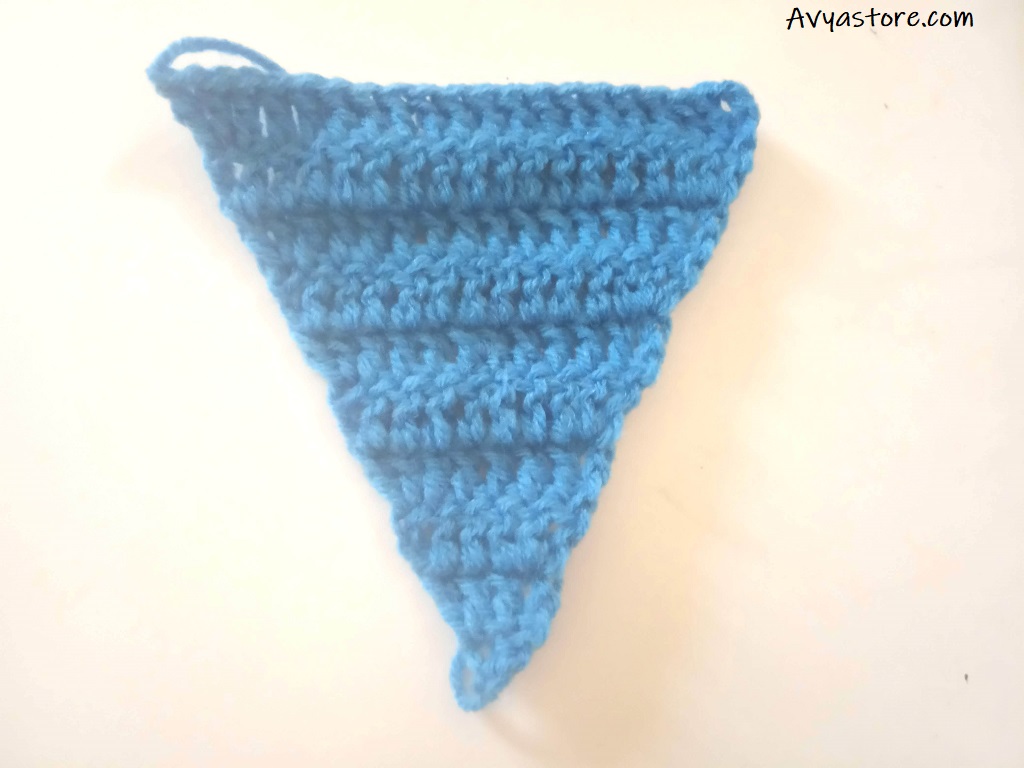 How to Crochet a Triangle Party Banner - Free Pattern