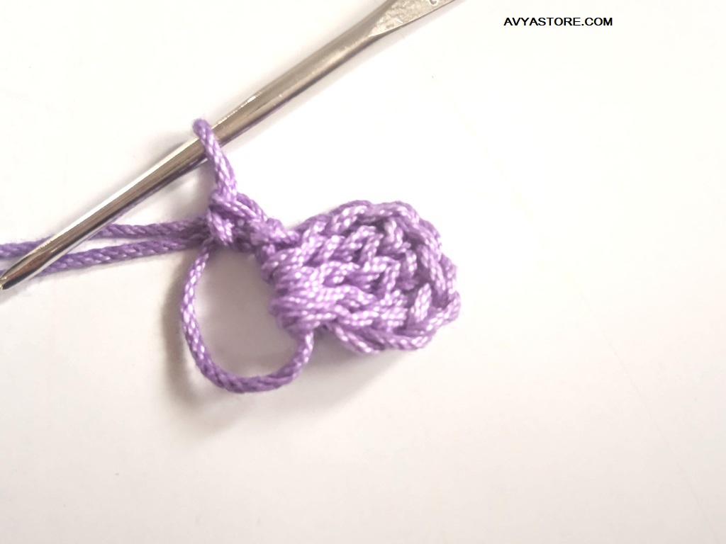 Applique Bow – Free Crochet Tutorial by Avyastore.com