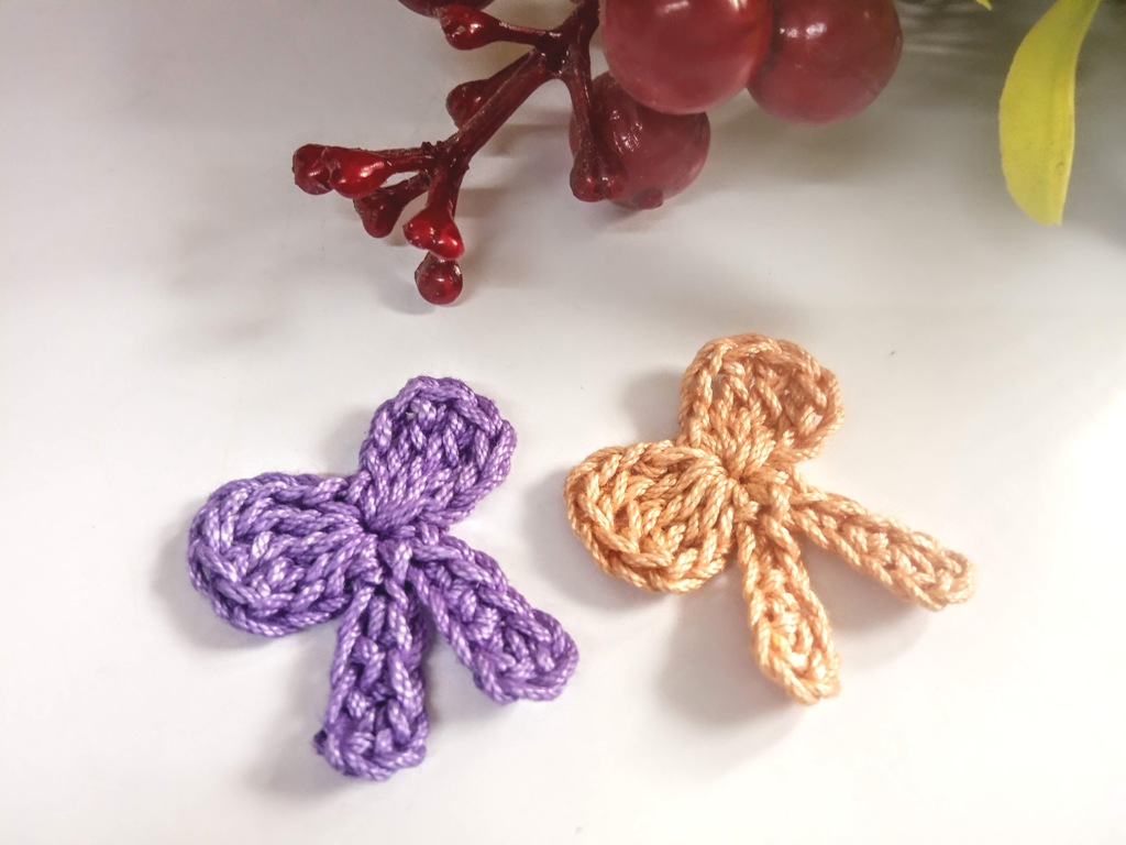 Applique Bow – Free Crochet Tutorial by Avyastore.com