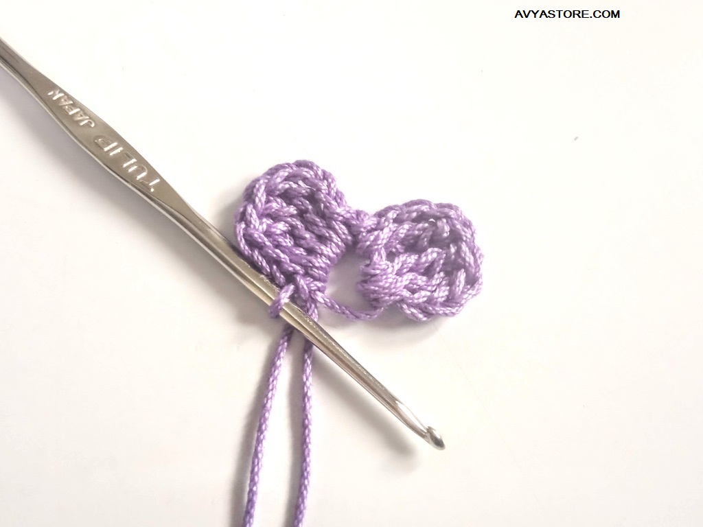 Applique Bow – Free Crochet Tutorial by Avyastore.com