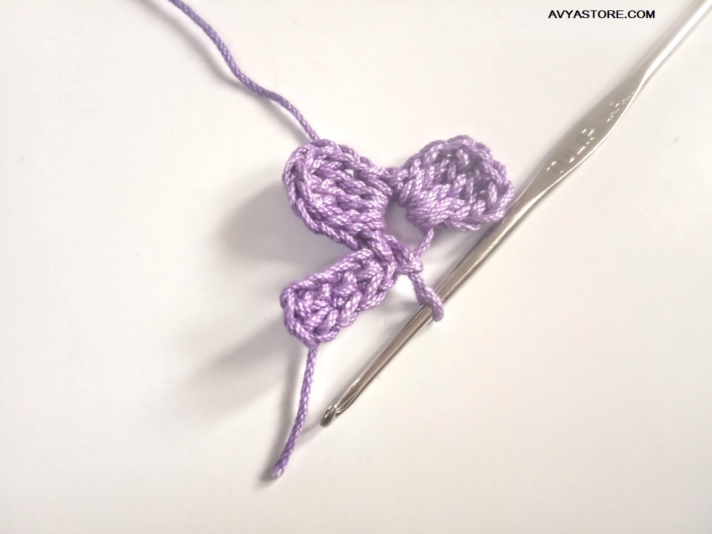 Applique Bow – Free Crochet Tutorial by Avyastore.com