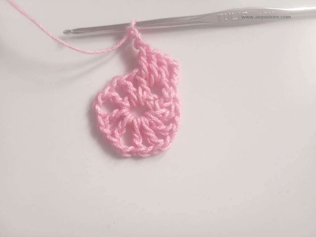 How To Crochet Pentagon Motif - Free Pattern and Instructions