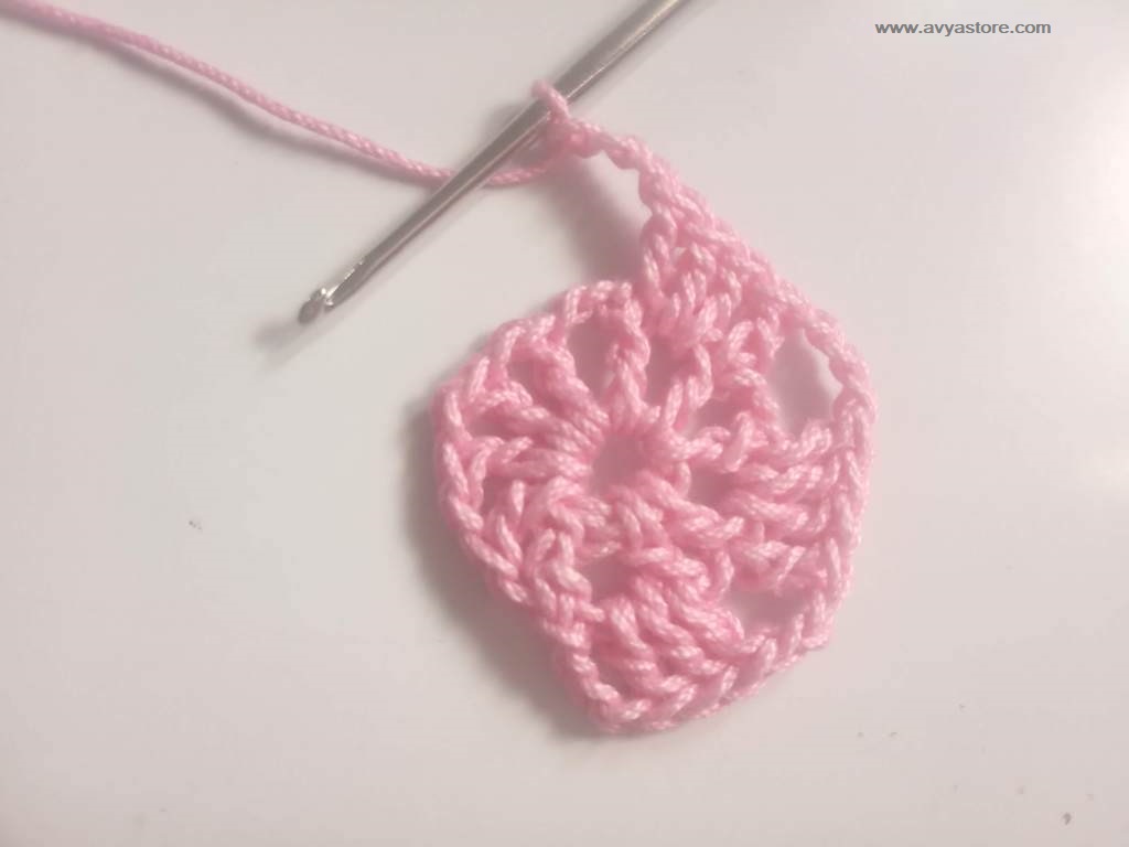 How To Crochet Pentagon Motif - Free Pattern and Instructions