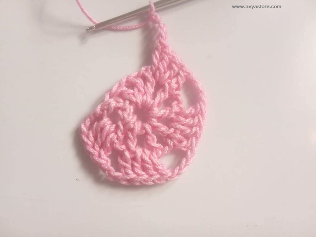 How To Crochet Pentagon Motif - Free Pattern and Instructions