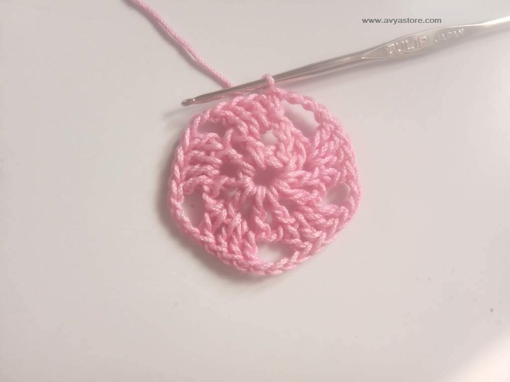 How To Crochet Pentagon Motif - Free Pattern and Instructions
