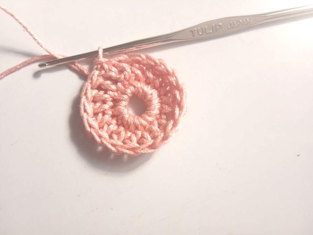 Flower Applique - Free Crochet Pattern & Instructions