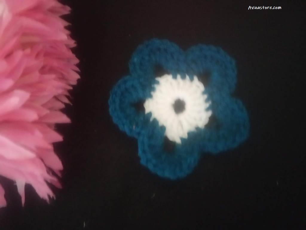 Beginner's Crochet Flower Motifs - Three Free Patterns