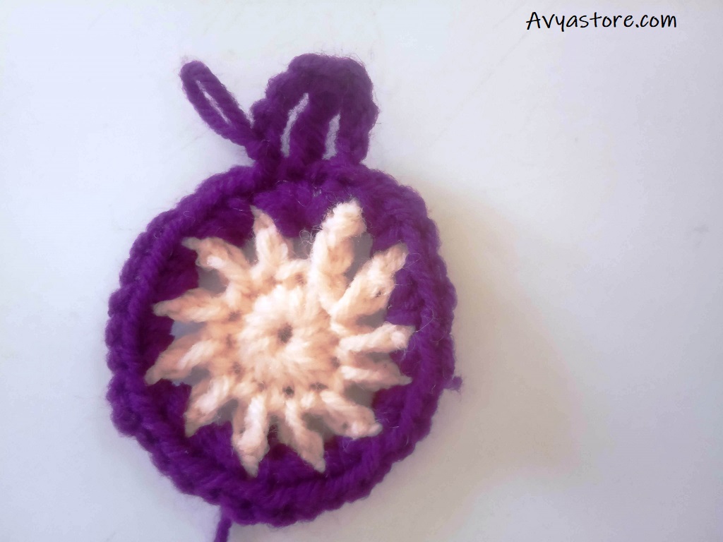 Cineraria Granny Square - Crochet Free Pattern