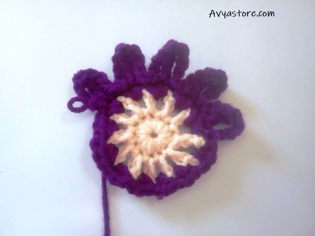 Cineraria Granny Square - Crochet Free Pattern