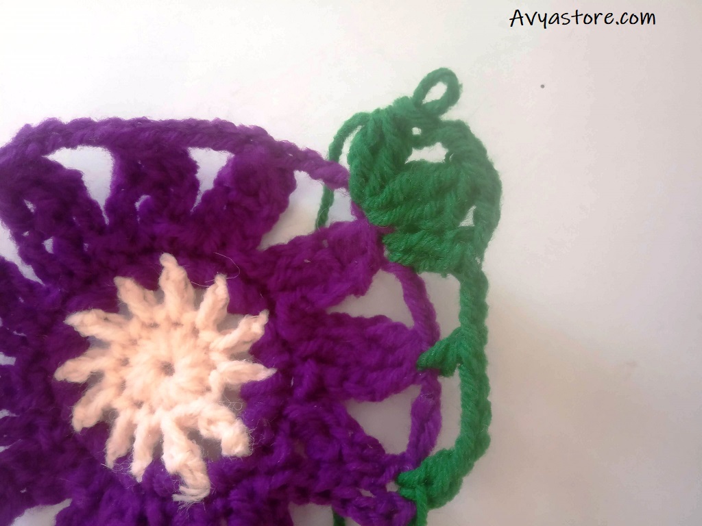 Cineraria Granny Square - Crochet Free Pattern