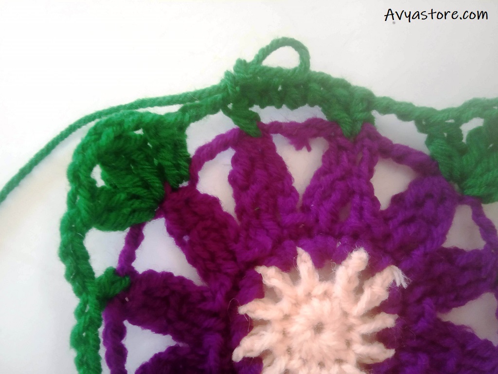 Cineraria Granny Square - Crochet Free Pattern