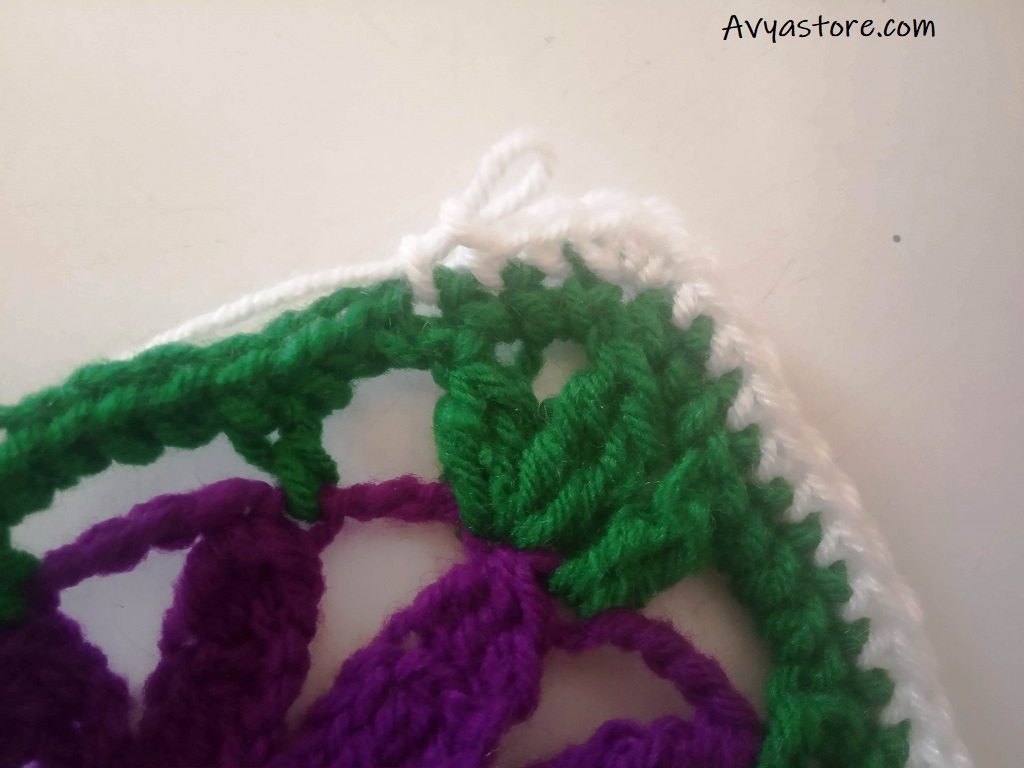 Cineraria Granny Square - Crochet Free Pattern
