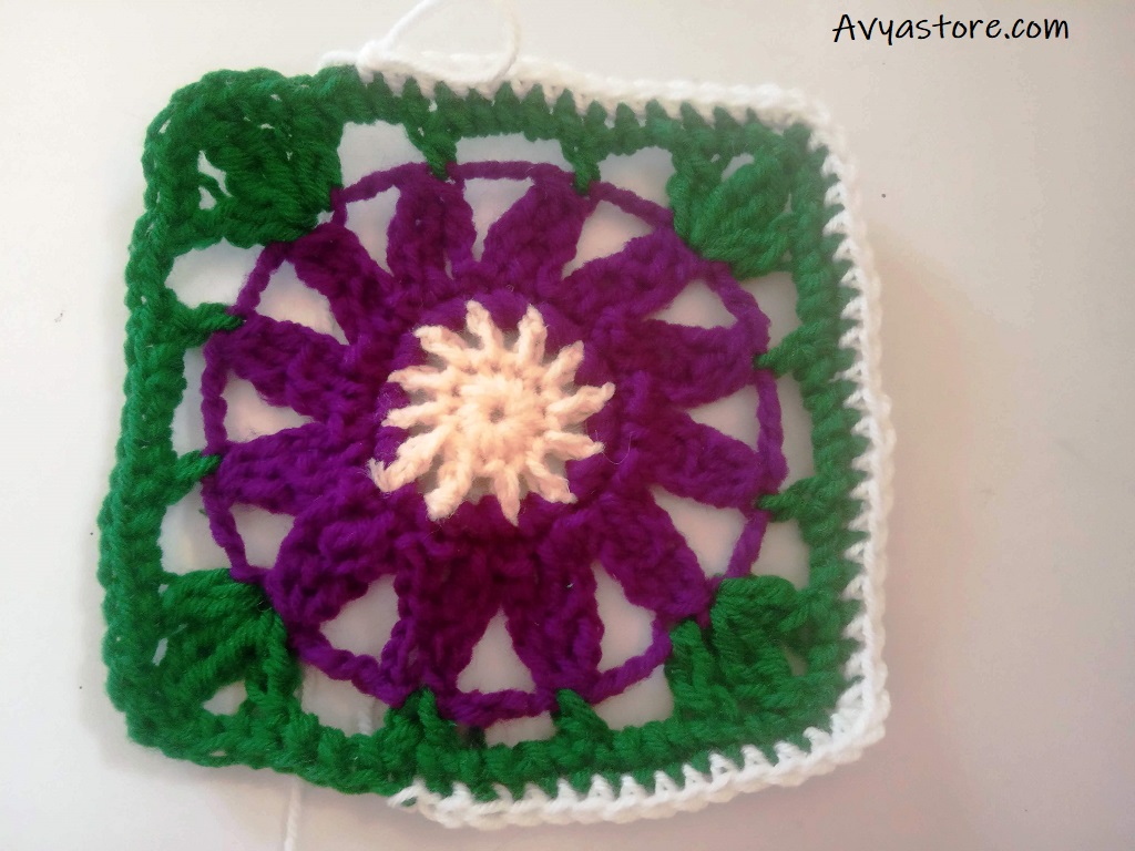 Cineraria Granny Square - Crochet Free Pattern