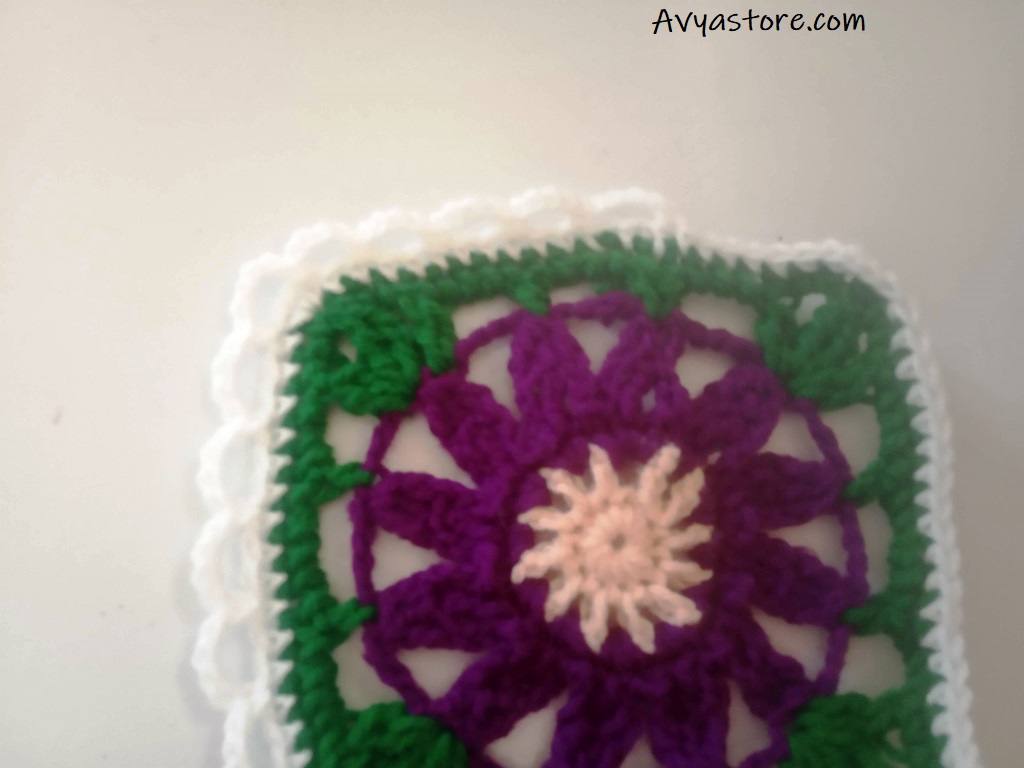 Cineraria Granny Square - Crochet Free Pattern