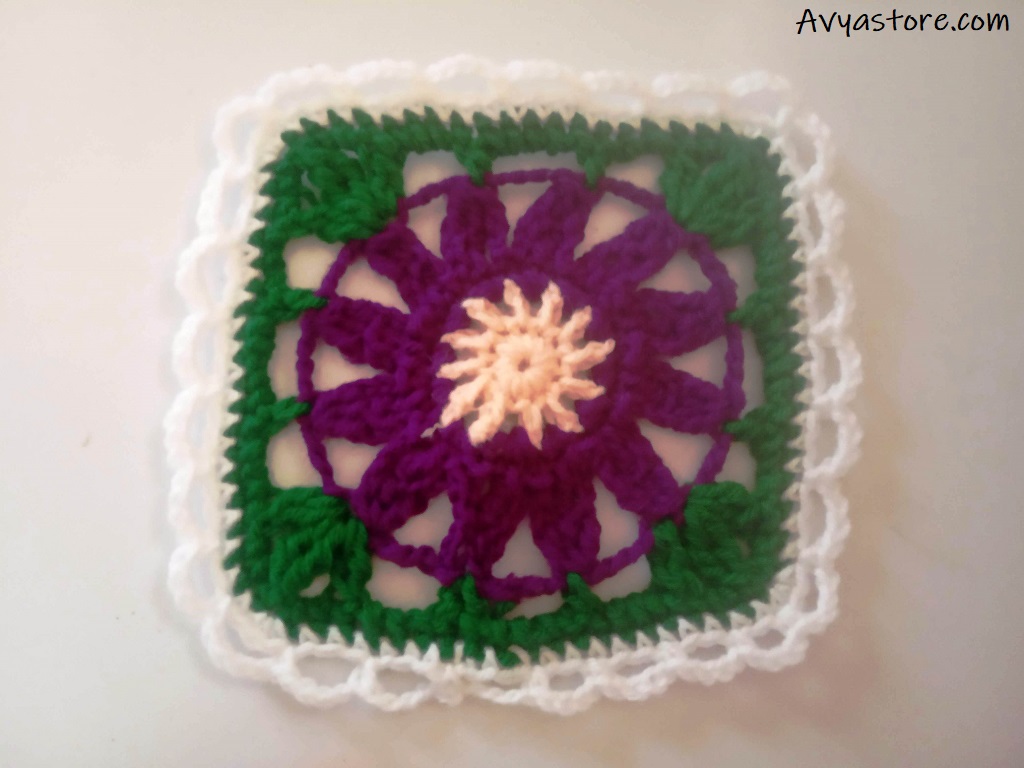 Cineraria Granny Square - Crochet Free Pattern