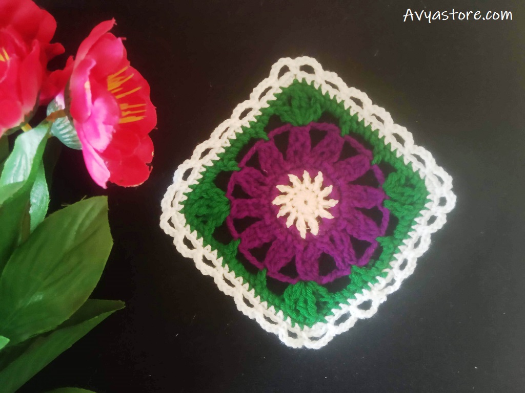 Cineraria Granny Square - Crochet Free Pattern