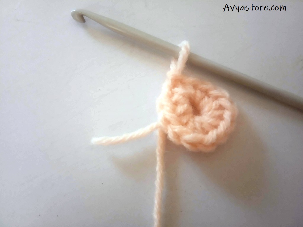 Cineraria Granny Square - Crochet Free Pattern