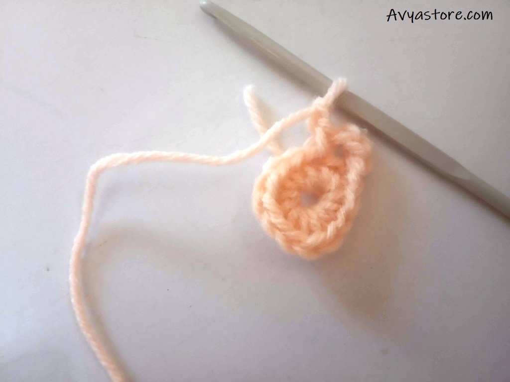 Cineraria Granny Square - Crochet Free Pattern