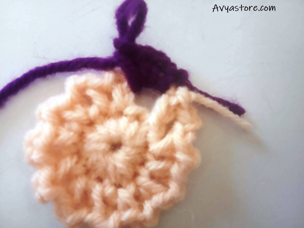 Cineraria Granny Square - Crochet Free Pattern