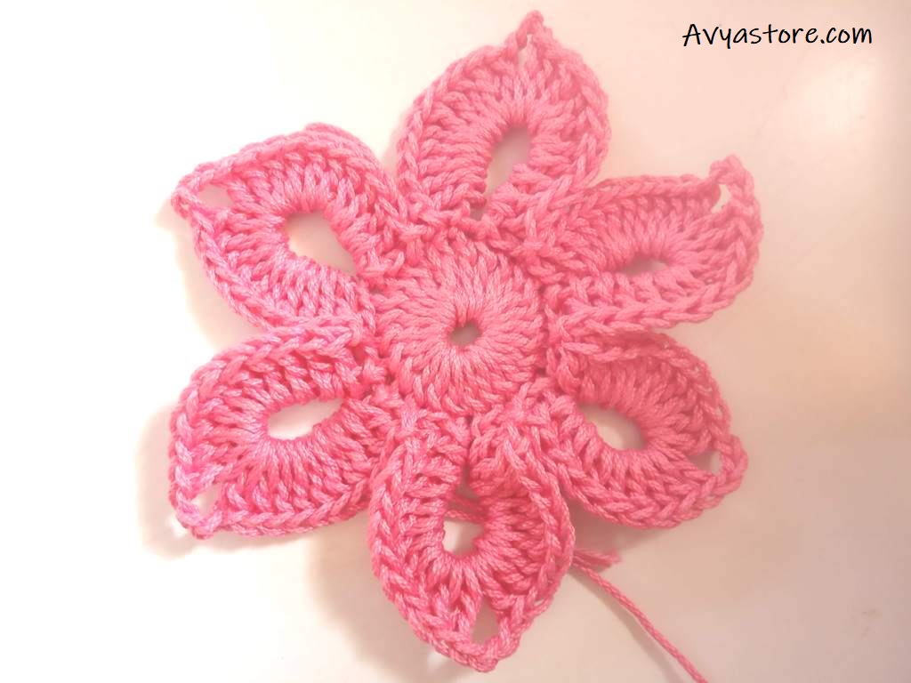 Crochet Flower Brooch -Free Pattern & Instructions