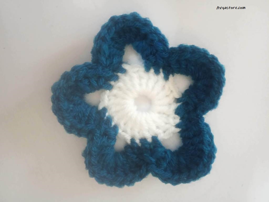Beginner's Crochet Flower Motifs - Three Free Patterns
