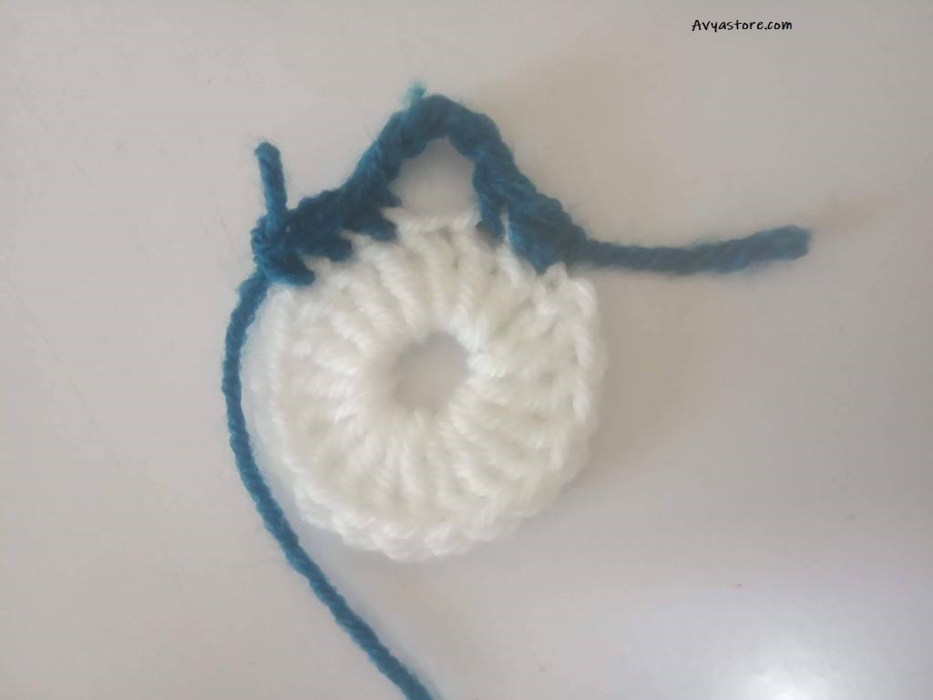 Beginner's Crochet Flower Motifs - Three Free Patterns