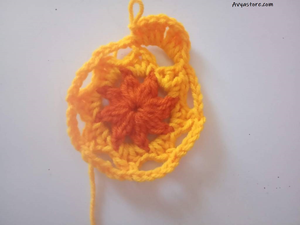 How to Crochet a Plum Blossom Granny Square - Free Pattern