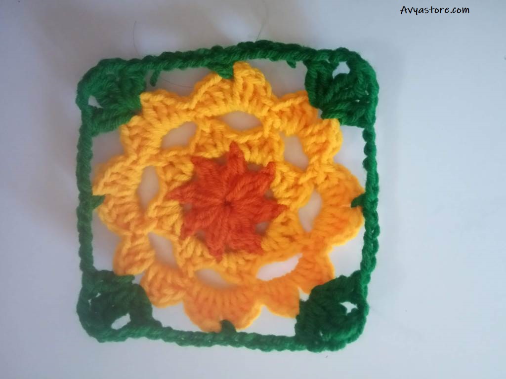 How to Crochet a Plum Blossom Granny Square - Free Pattern