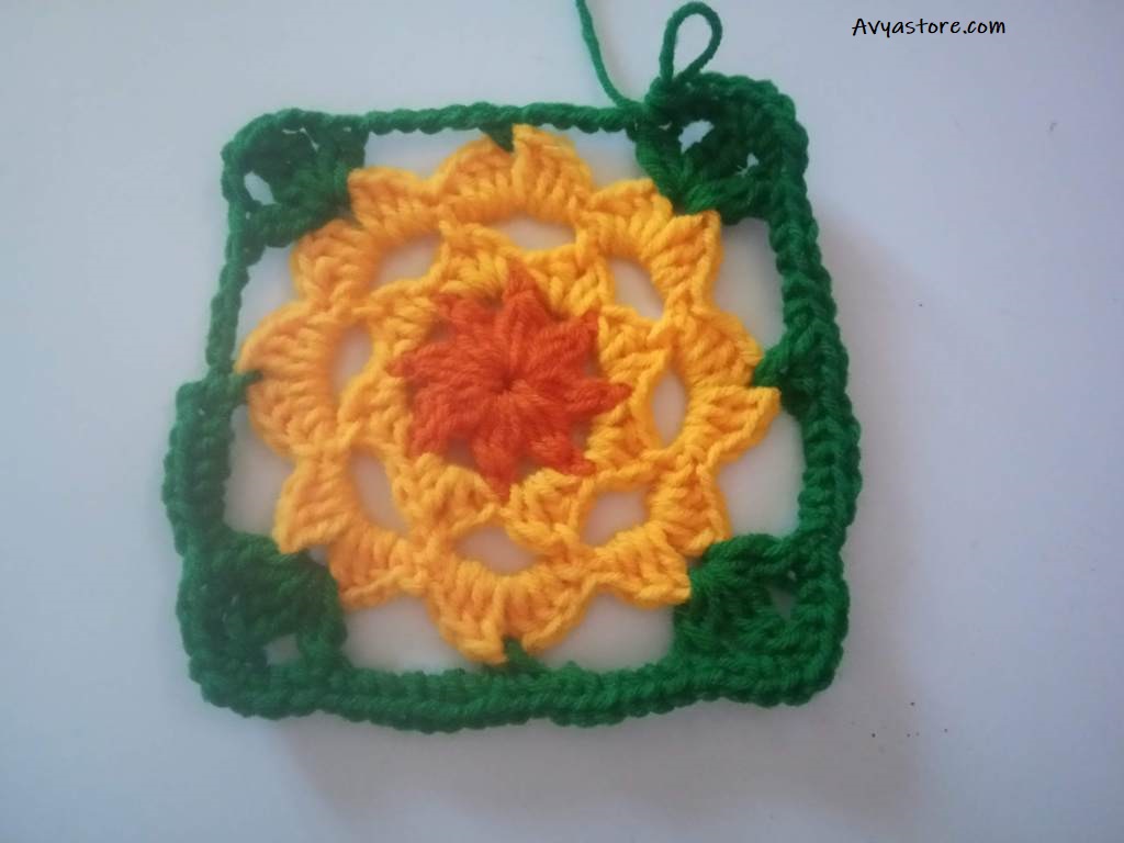 How to Crochet a Plum Blossom Granny Square - Free Pattern