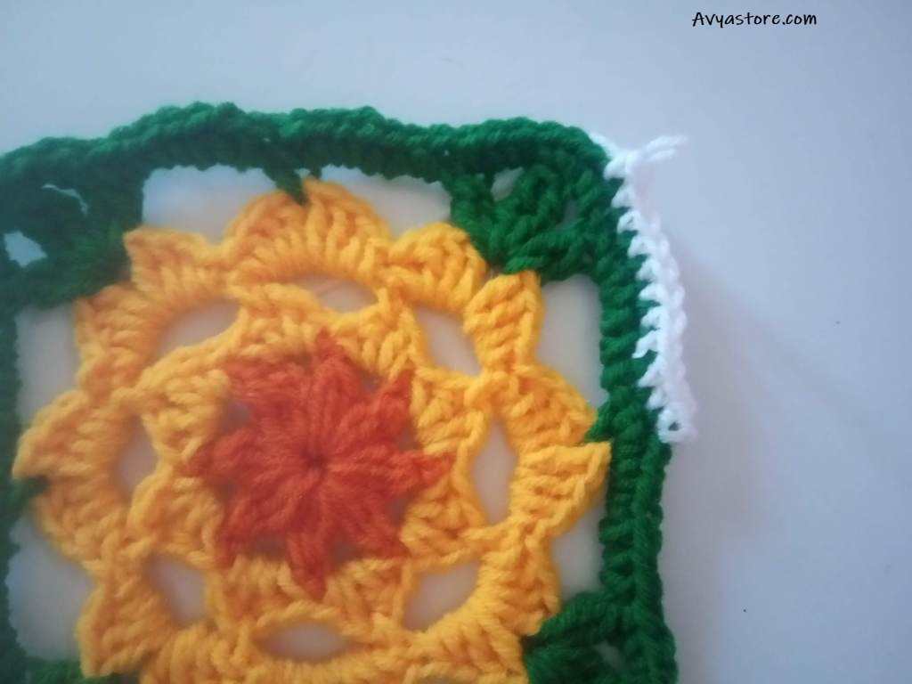 How to Crochet a Plum Blossom Granny Square - Free Pattern