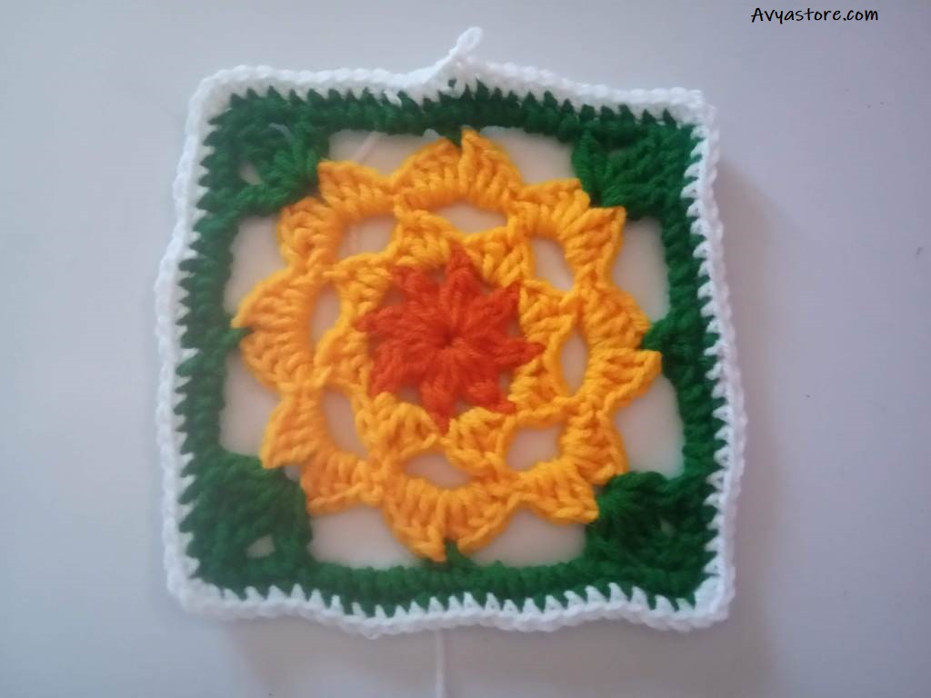 How to Crochet a Plum Blossom Granny Square - Free Pattern