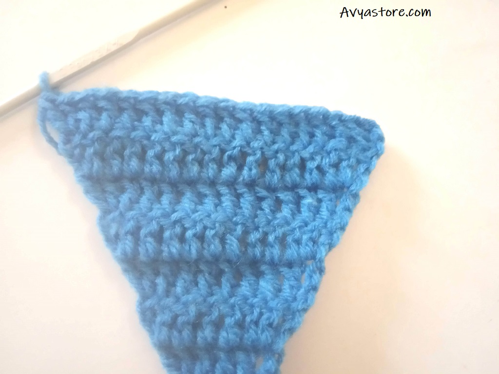 How to Crochet a Triangle Party Banner - Free Pattern